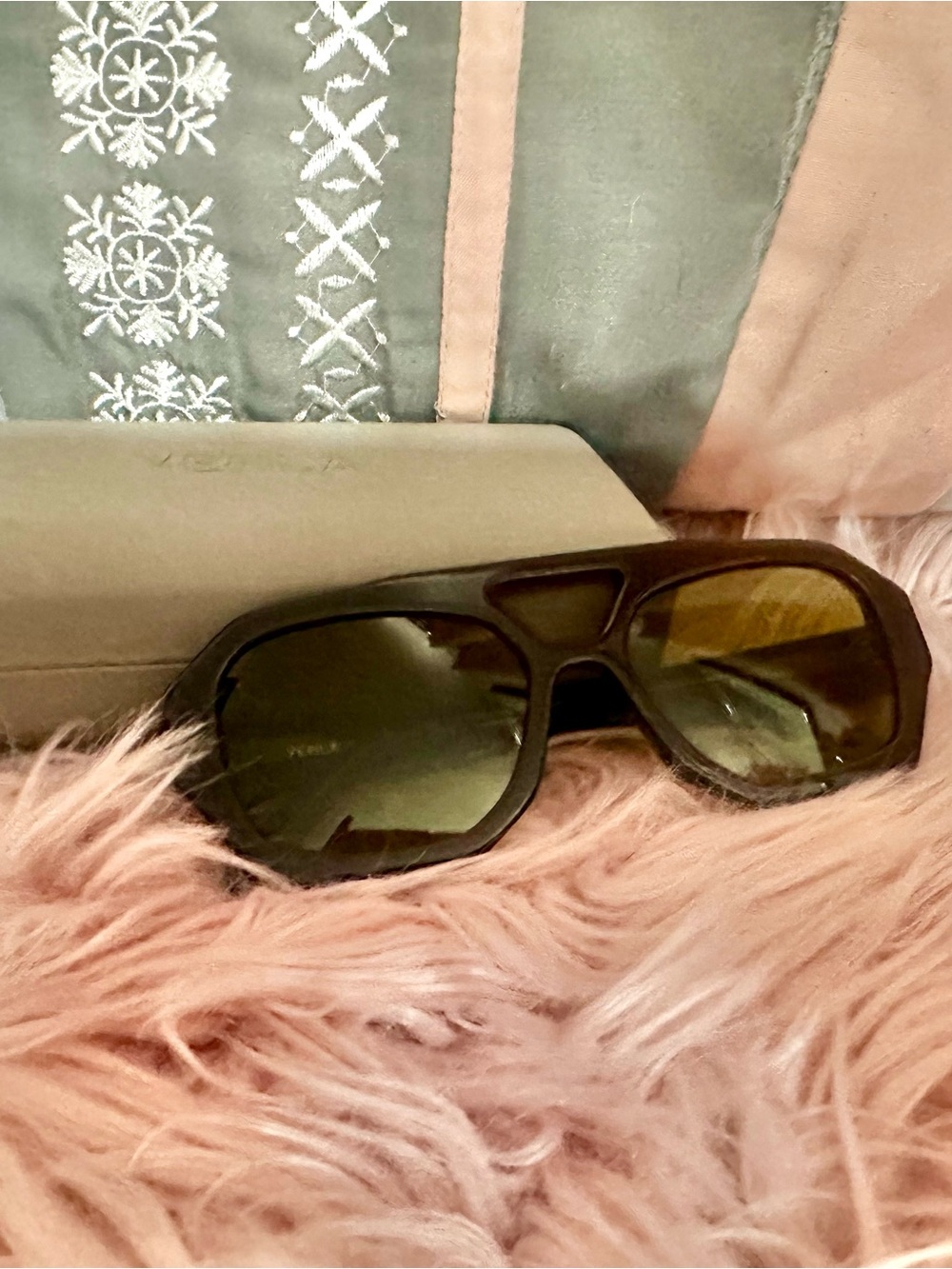 VEHLA River Sunglasses